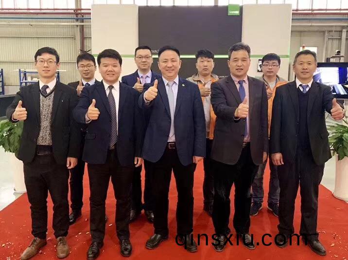 20韆瓦大(da)功率光纖激光(guang)切割設備(bei)成功交付客戶